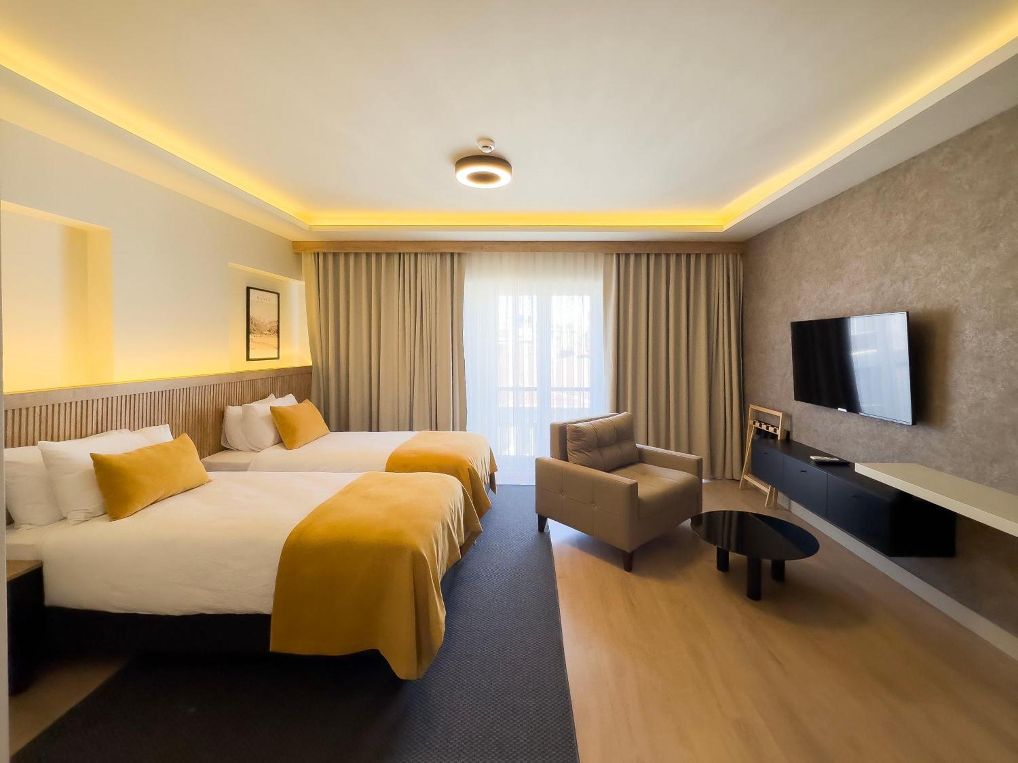 Hotel Dugi *